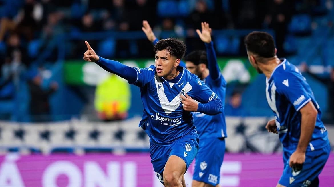 Silvero lo ganó de cabeza y Vélez se metió en la pelea